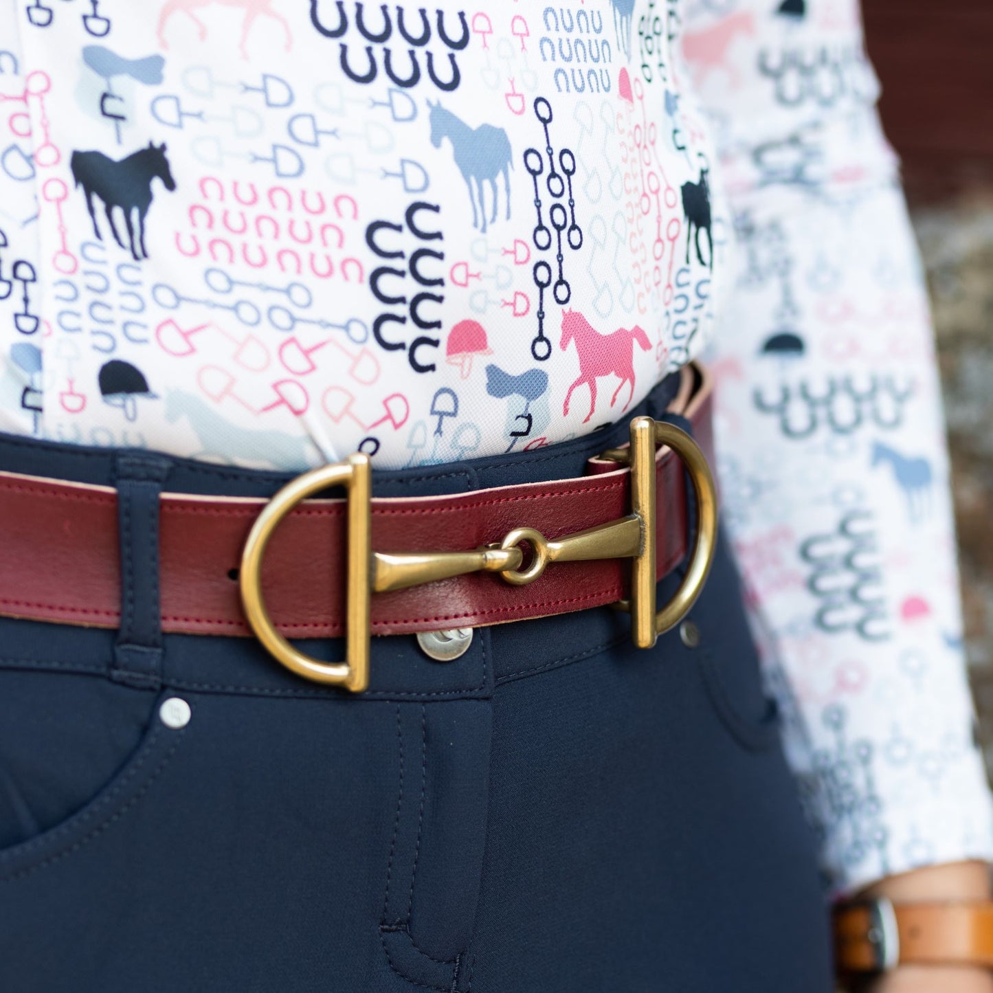 Belt with horse bit