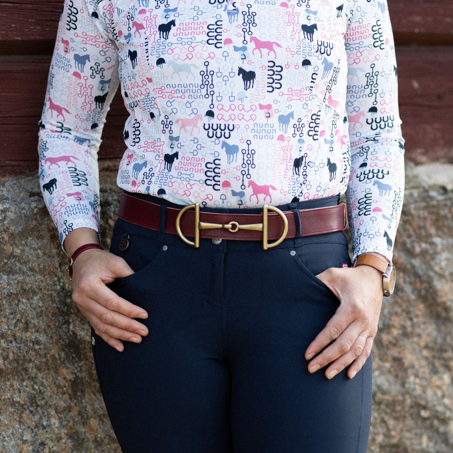 Belt with horse bit