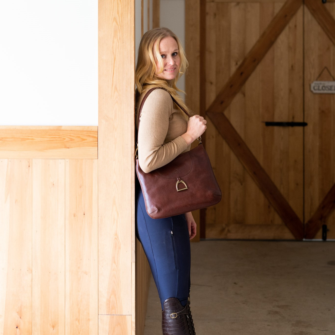 Shoulder bag Caisa