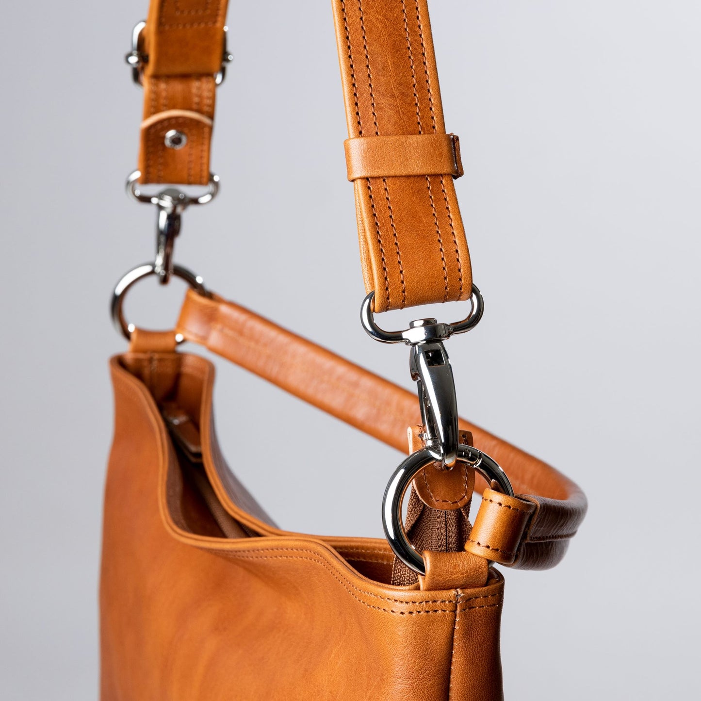 Shoulder bag Assi