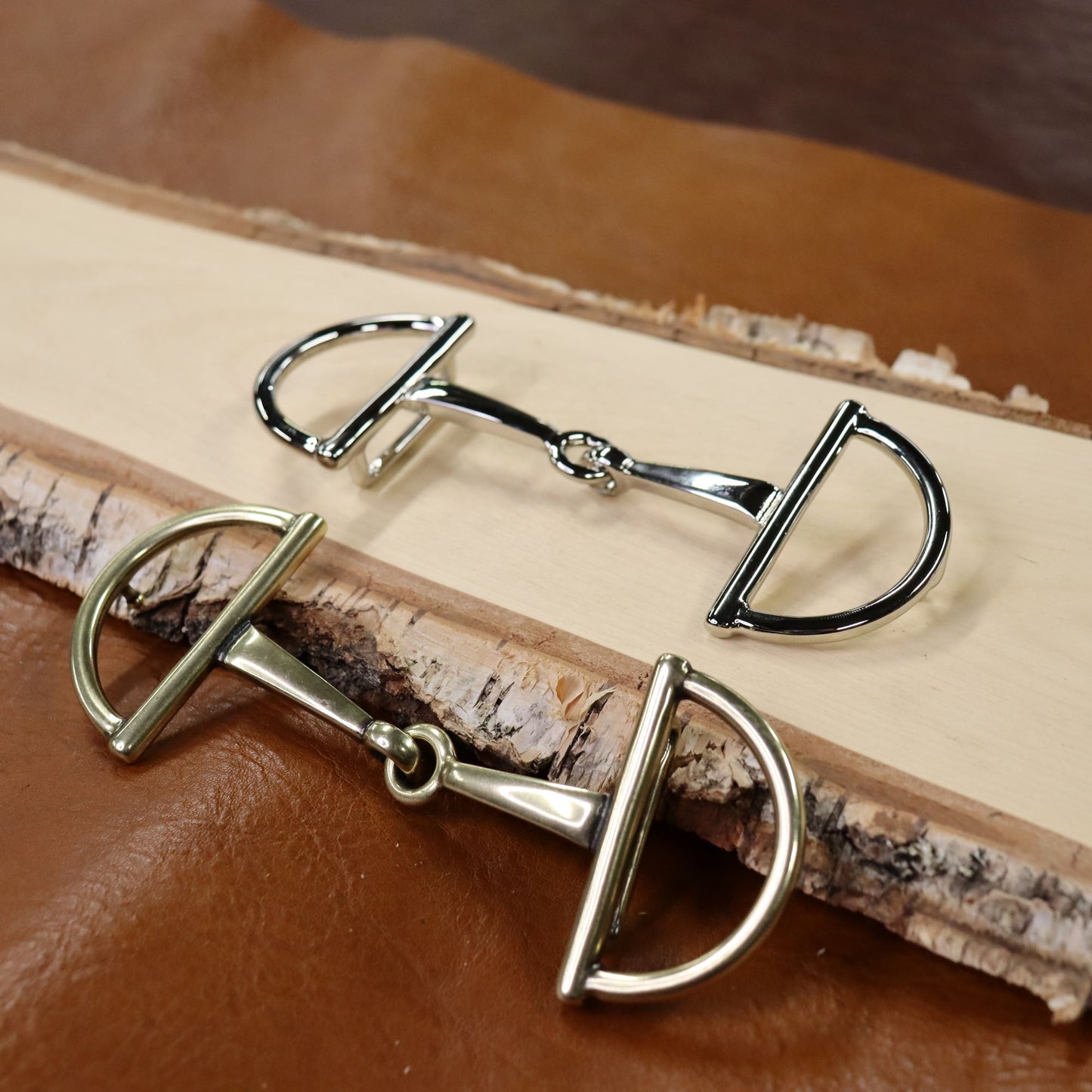 Belt with horse bit